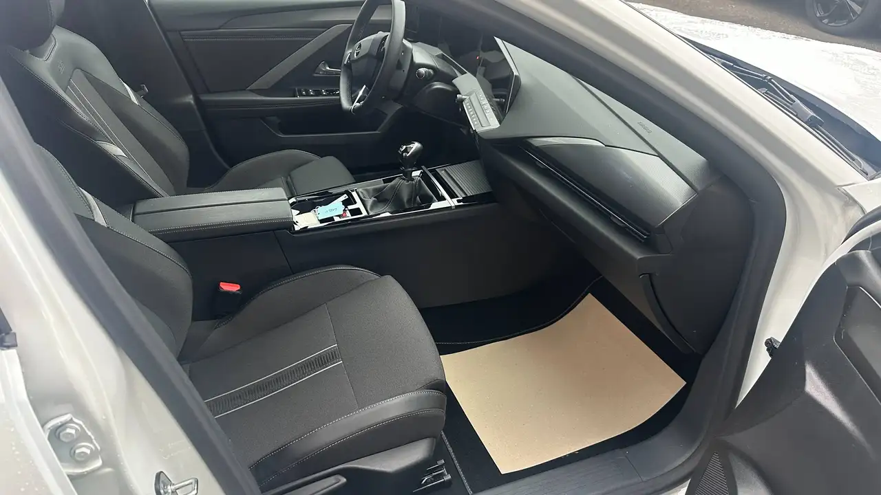Opel Astra GS 18" Räder Navigation Multimedia Rückfahrkamera Sitz- und Lenkradheizung — معرض صور السيارة 10