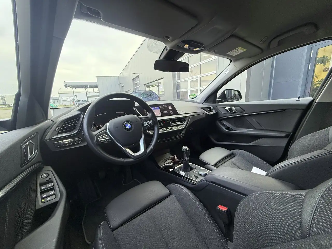 BMW 116 i Sport Line — Galería del vehículo 12