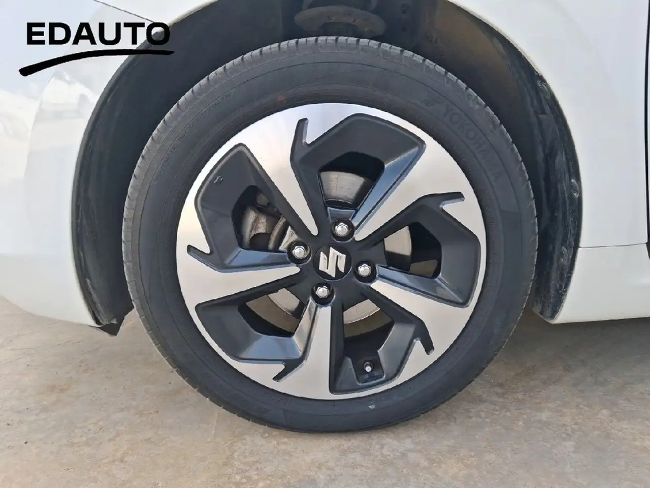 Suzuki Swift 1.2 Mild Hybrid S3 — Galerie du véhicule 11