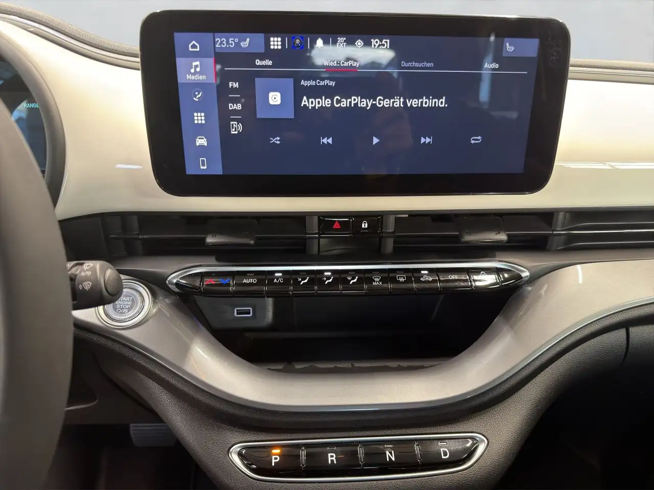 Fiat 500e Cabrio*PDC*ALU*CARPLAY* — Vehicle gallery 14