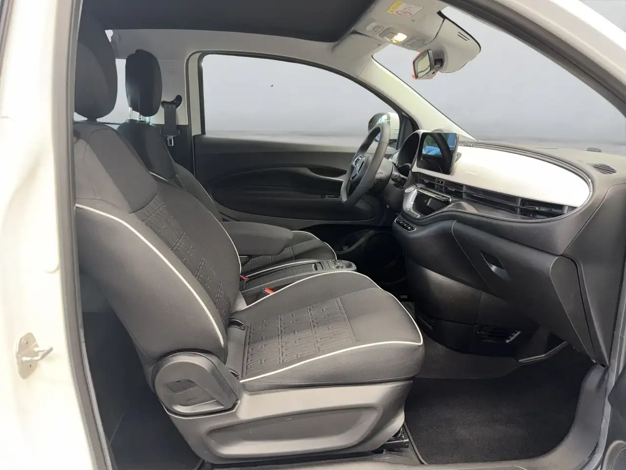 Fiat 500e Cabrio*PDC*ALU*CARPLAY* — Vehicle gallery 9