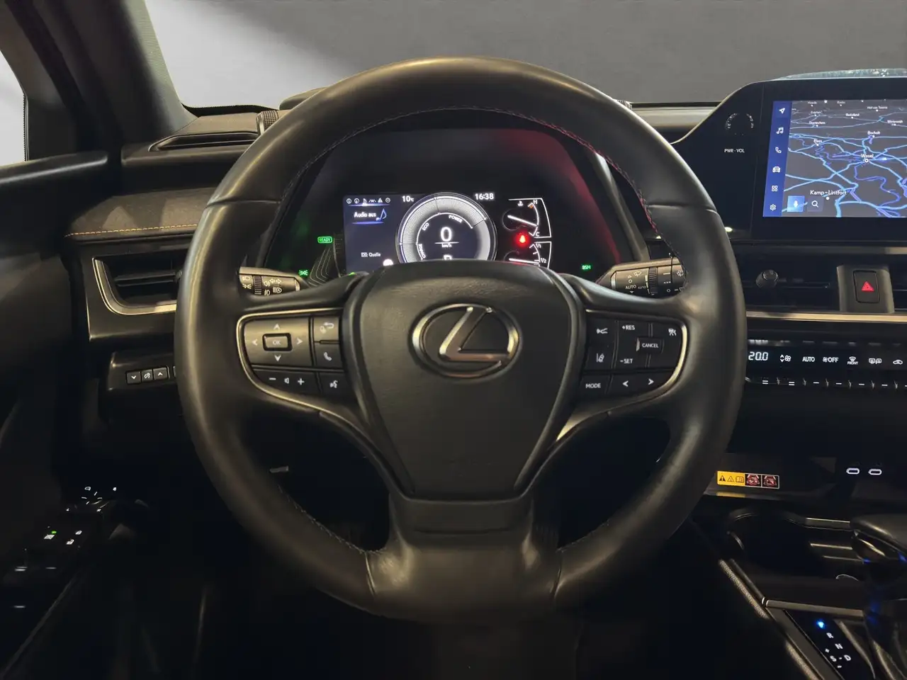 Lexus UX 250h 250 h F-Sport Design Allwetter — Vehicle gallery 10