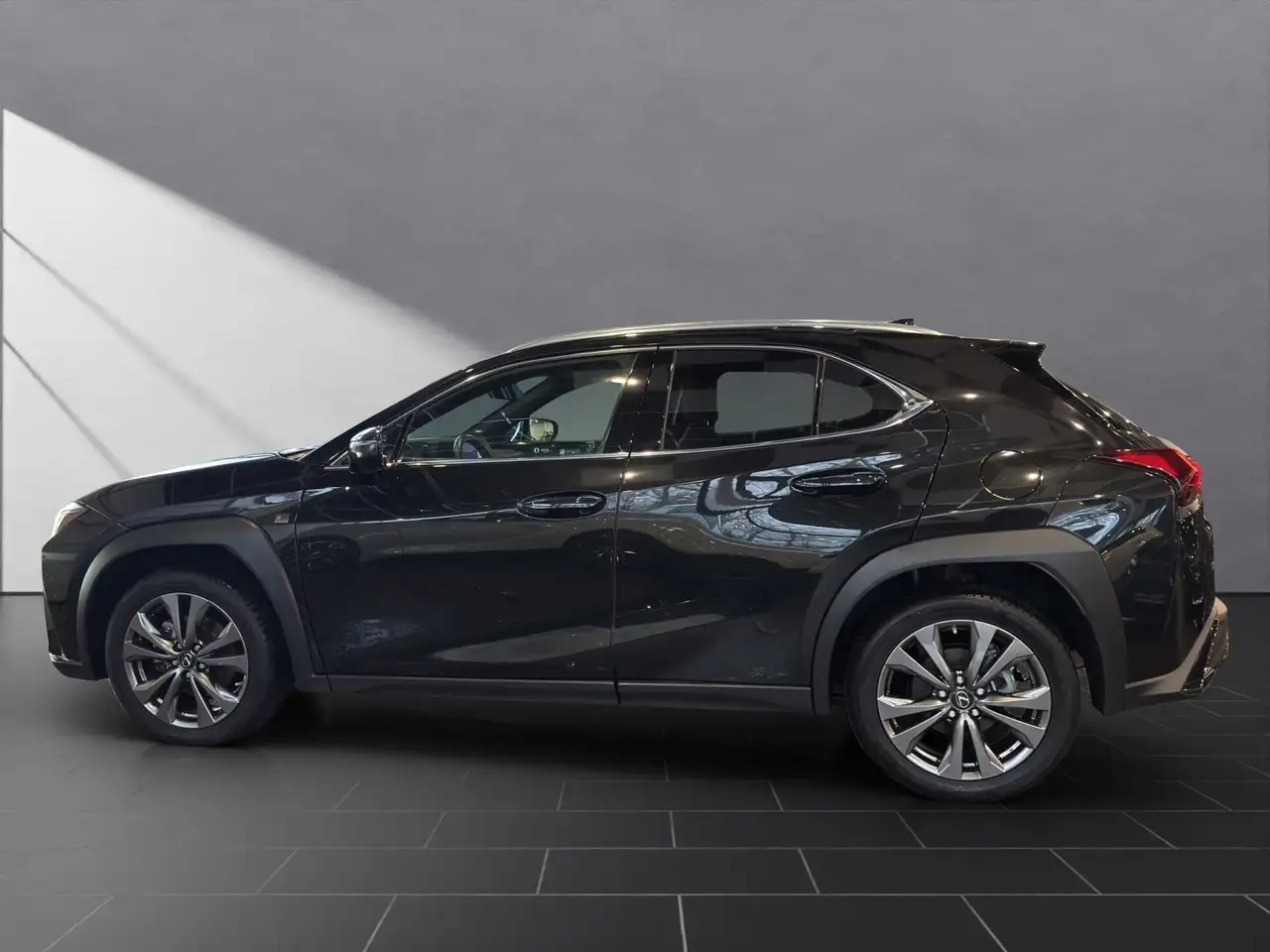 Lexus UX 250h 250 h F-Sport Design Allwetter — Vehicle gallery 2