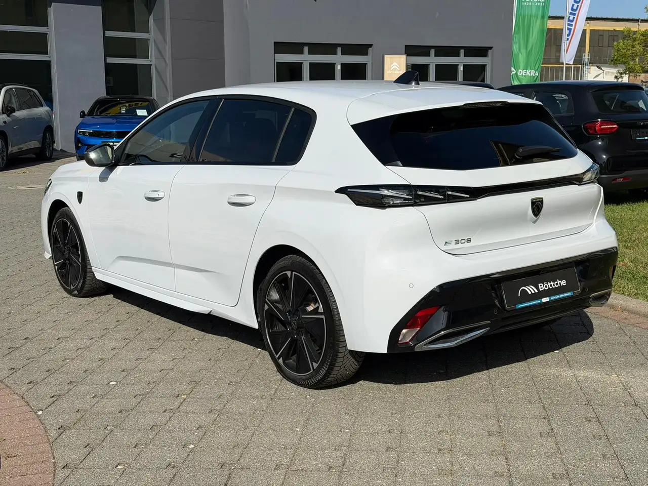 Peugeot Sonstige FIRST EDITION *SHZ*LHZ*NAVI*KAMERA*KLIMA* — معرض صور السيارة 3