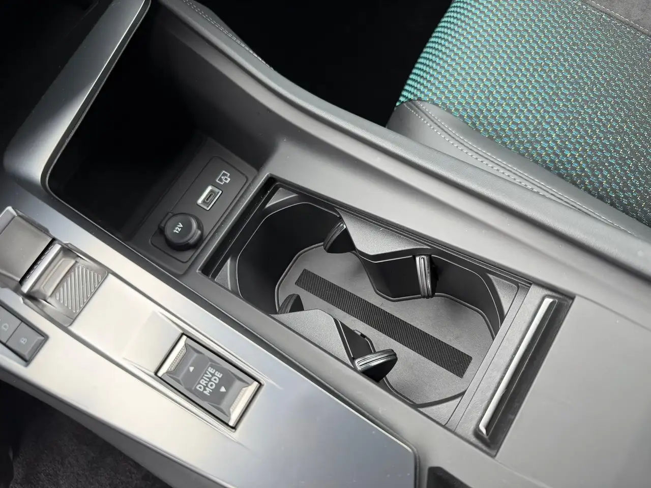 Peugeot Sonstige FIRST EDITION *SHZ*LHZ*NAVI*KAMERA*KLIMA* — معرض صور السيارة 21