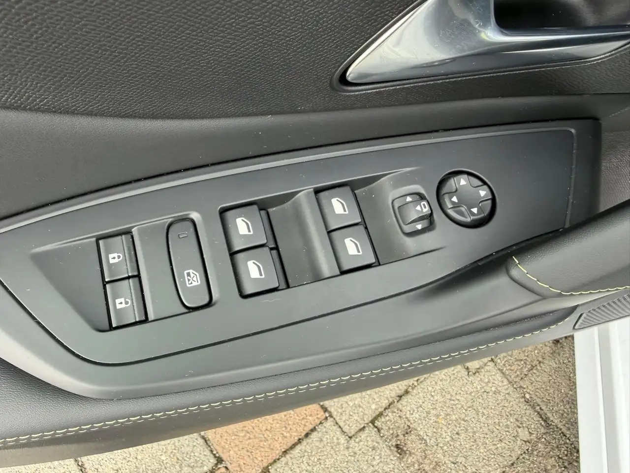 Peugeot Sonstige FIRST EDITION *SHZ*LHZ*NAVI*KAMERA*KLIMA* — معرض صور السيارة 9