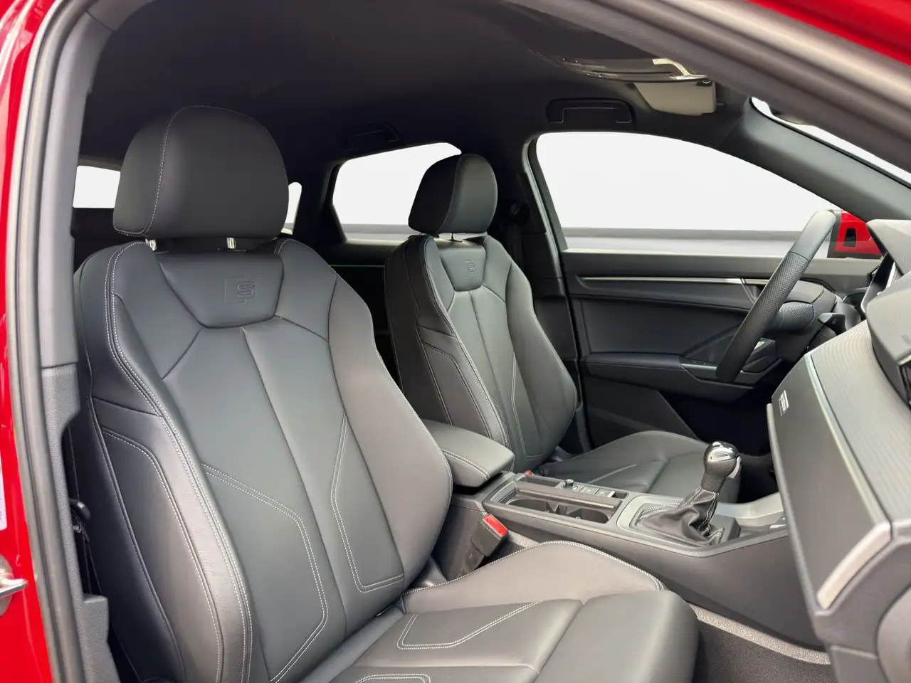 Audi Q3 S line 45 TFSI quattro AHK*RFK*Matr — معرض صور السيارة 10