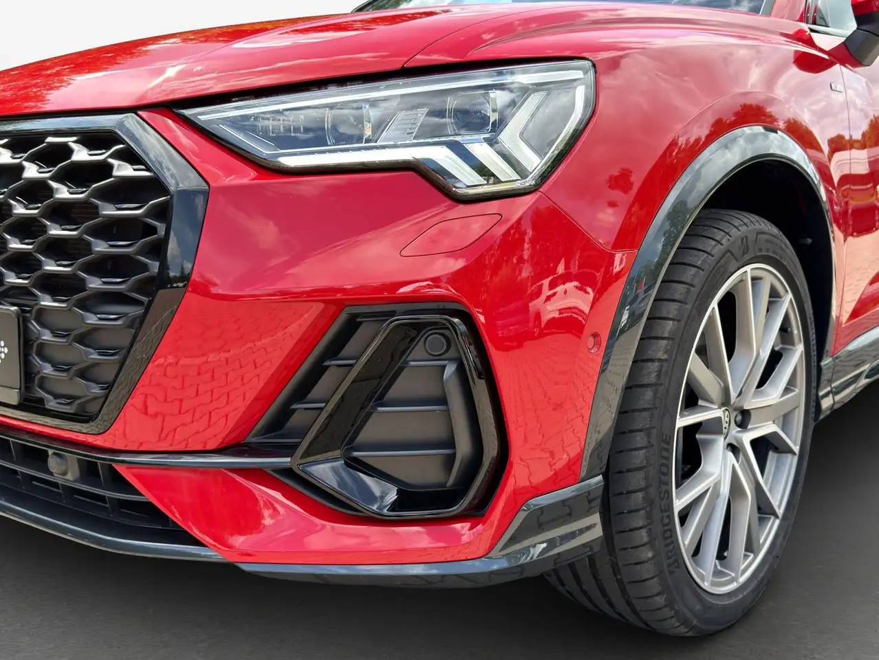 Audi Q3 S line 45 TFSI quattro AHK*RFK*Matr — معرض صور السيارة 13