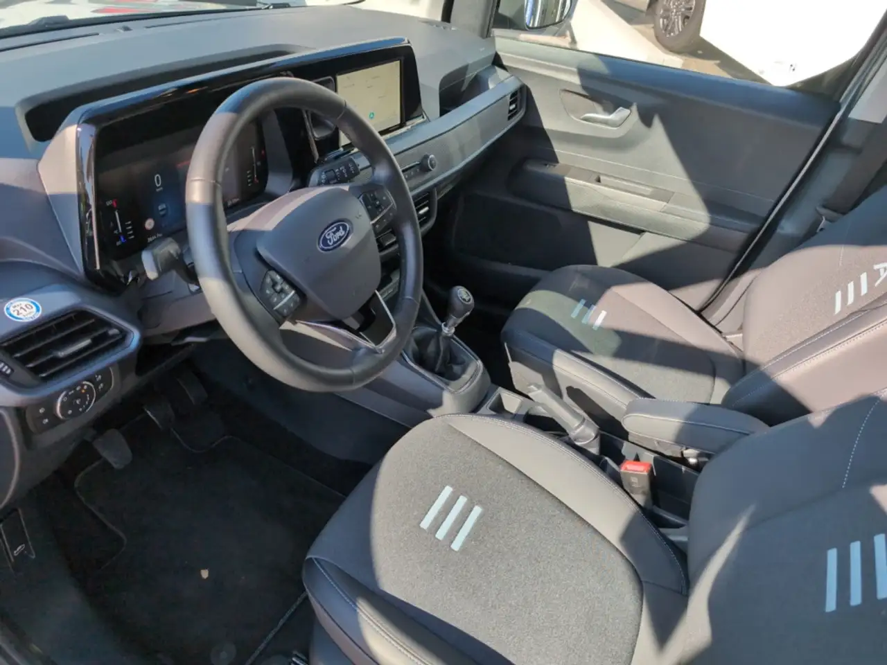 Ford Tourneo Courier Active Navi Kamera ACC TWA Winter-Paket — Vehicle gallery 7