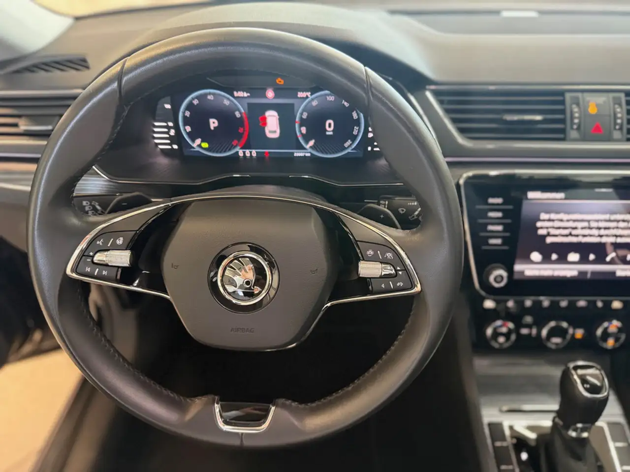 Skoda Superb Combi 1.5 TSI ACT DSG Style MATRIX-LED — Vehicle gallery 15