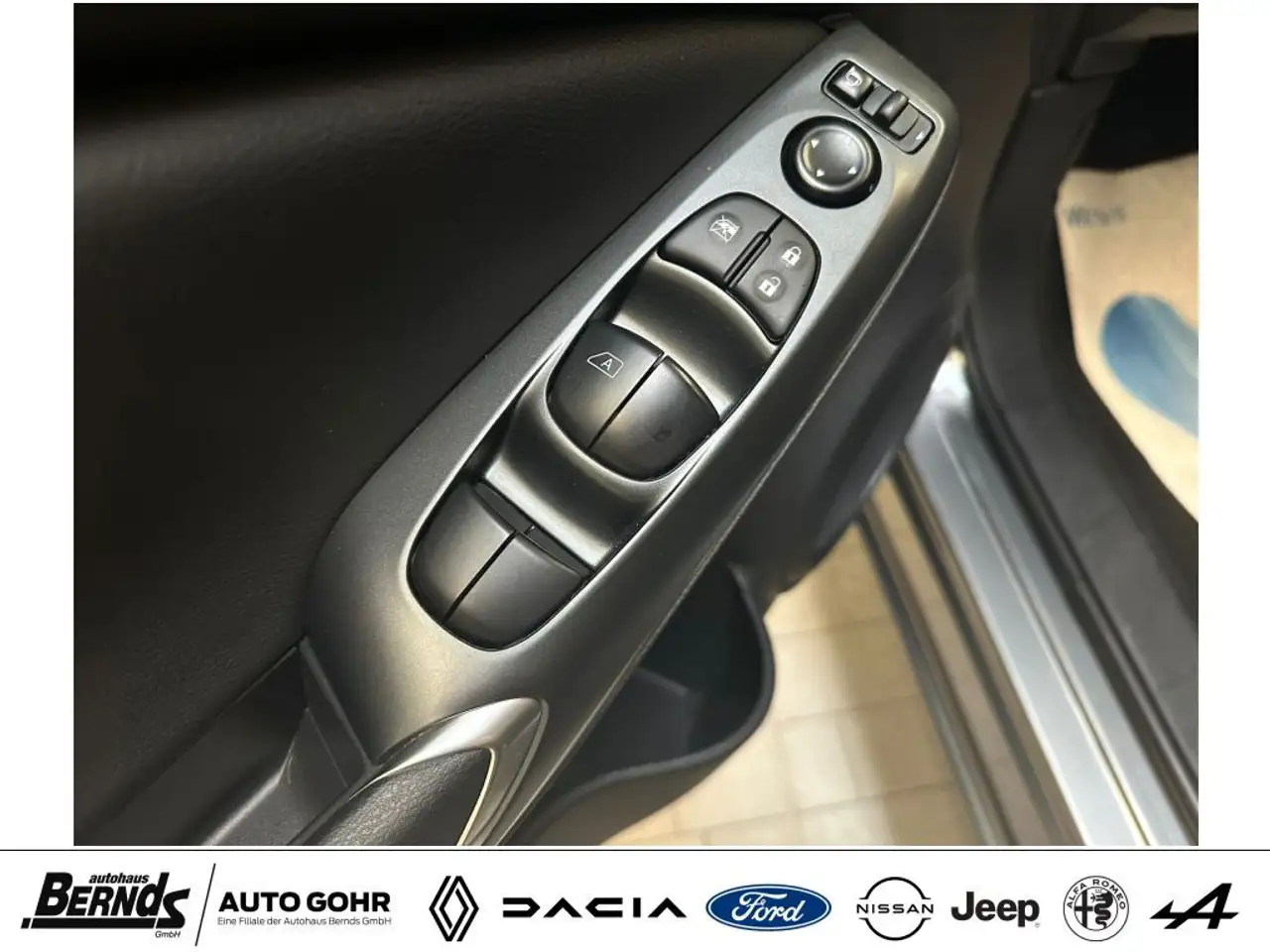 Nissan Juke 1.0 Acenta Nissan Connect Navi DAB ISOFIX LED uvm. — Vehicle gallery 18