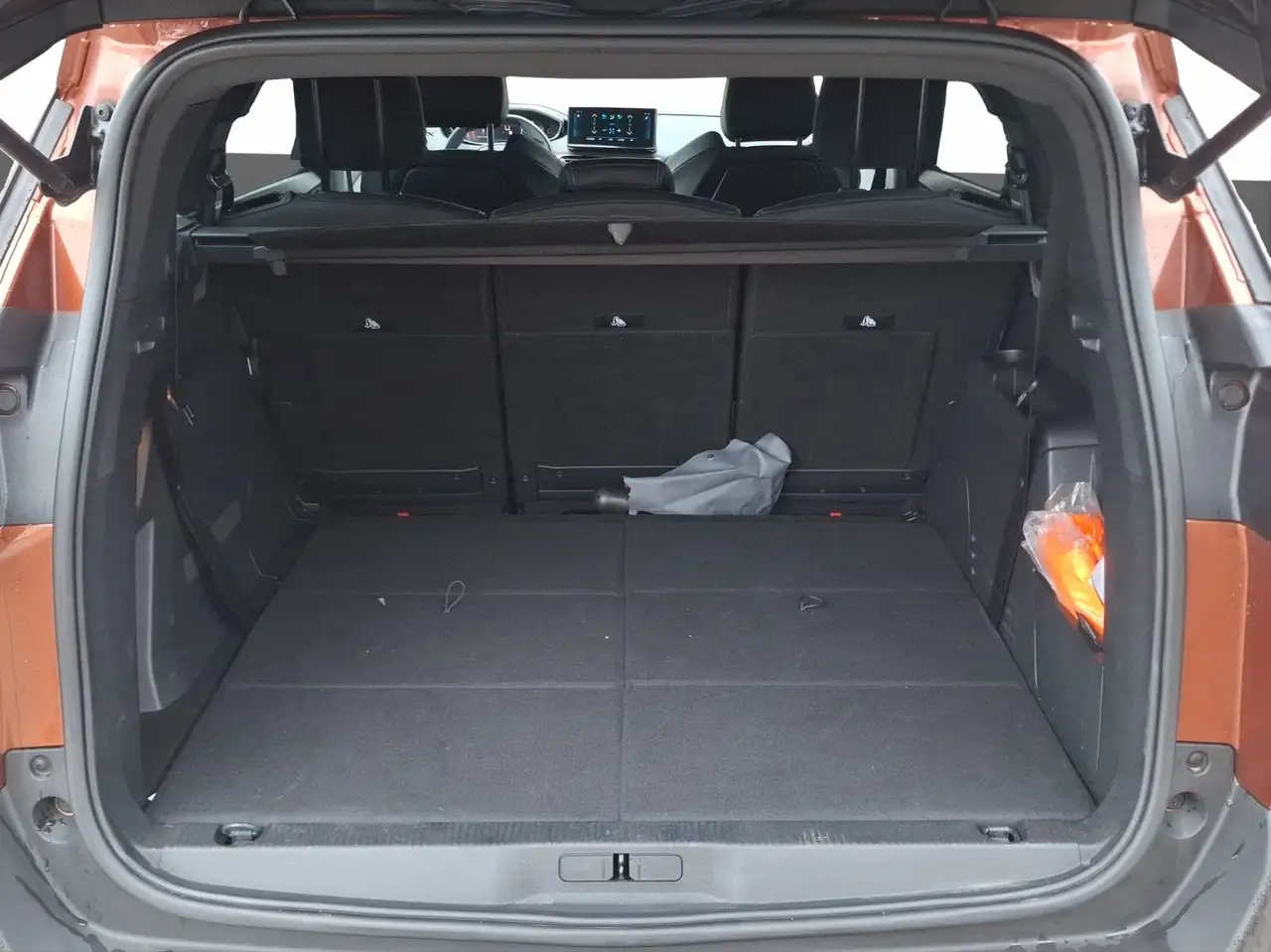 Peugeot 5008 Allure Pack 1.2 136 Kam.+KeyLess+LED+Navi — معرض صور السيارة 16
