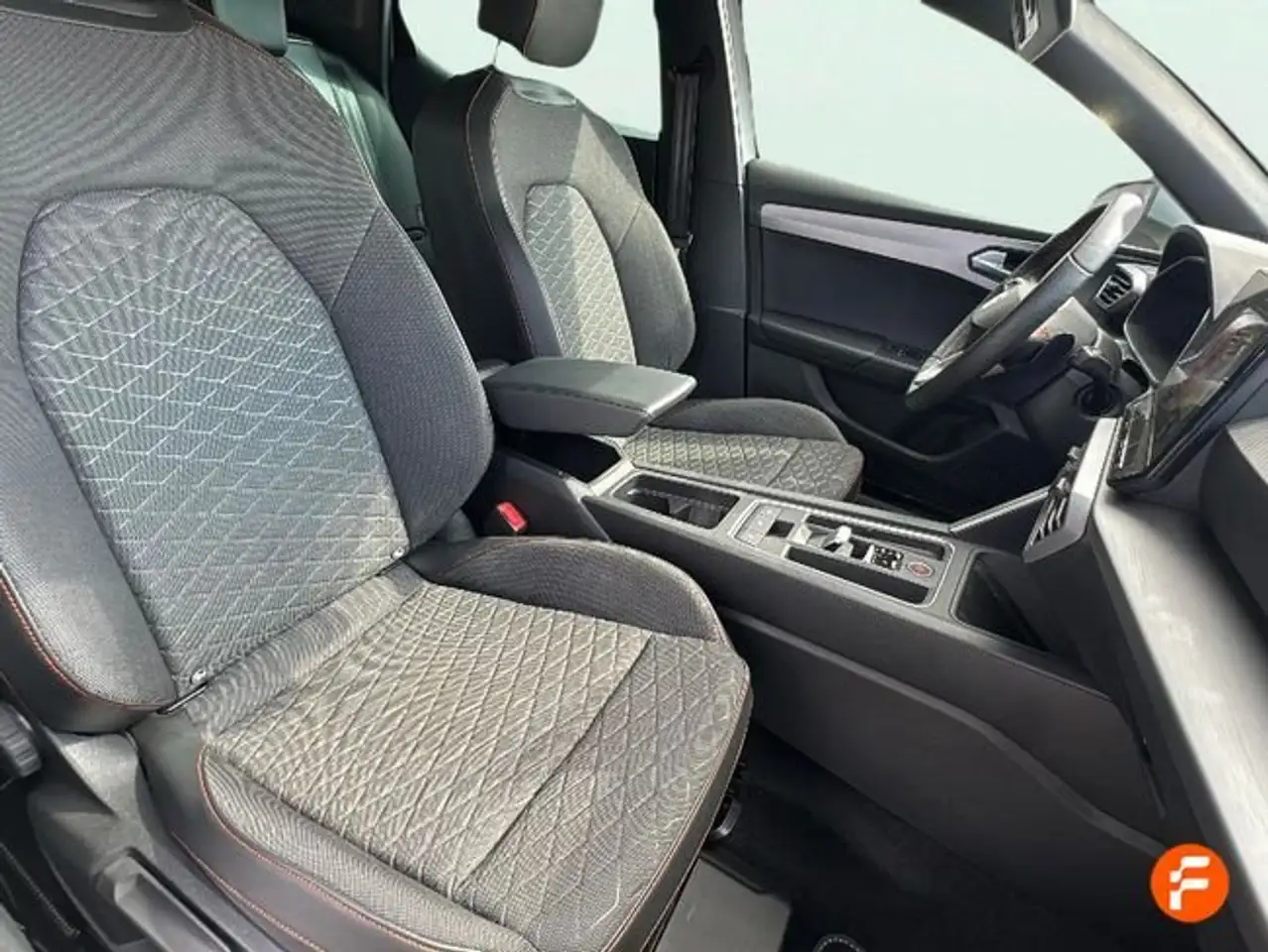 SEAT Leon 1.0 eTSI 81kW DSG-7 S&S FR XL ECO — معرض صور السيارة 10