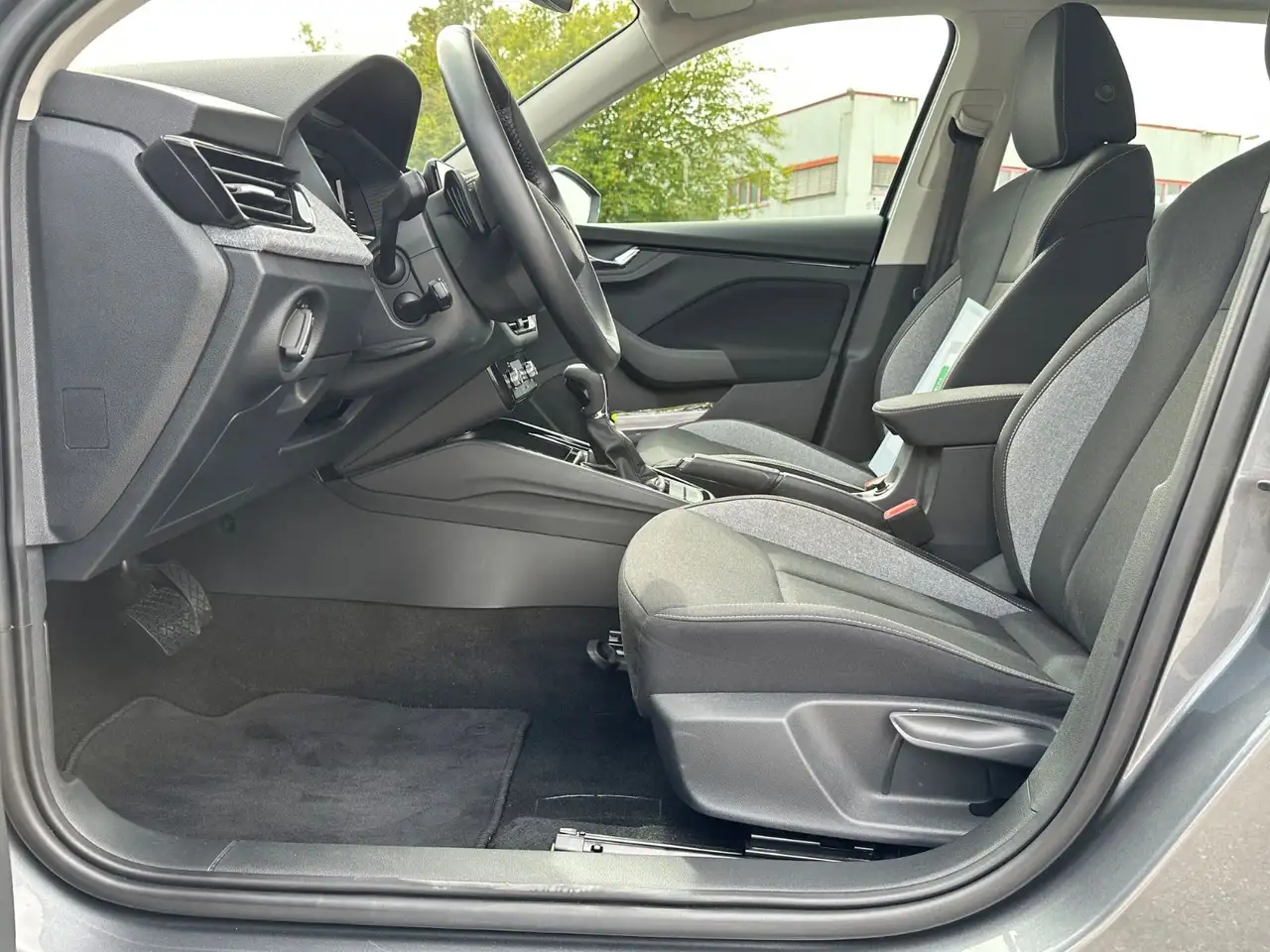 Skoda Kamiq Selection 1,5 TSI DSG OPF AHK/LED/NAVI — معرض صور السيارة 8