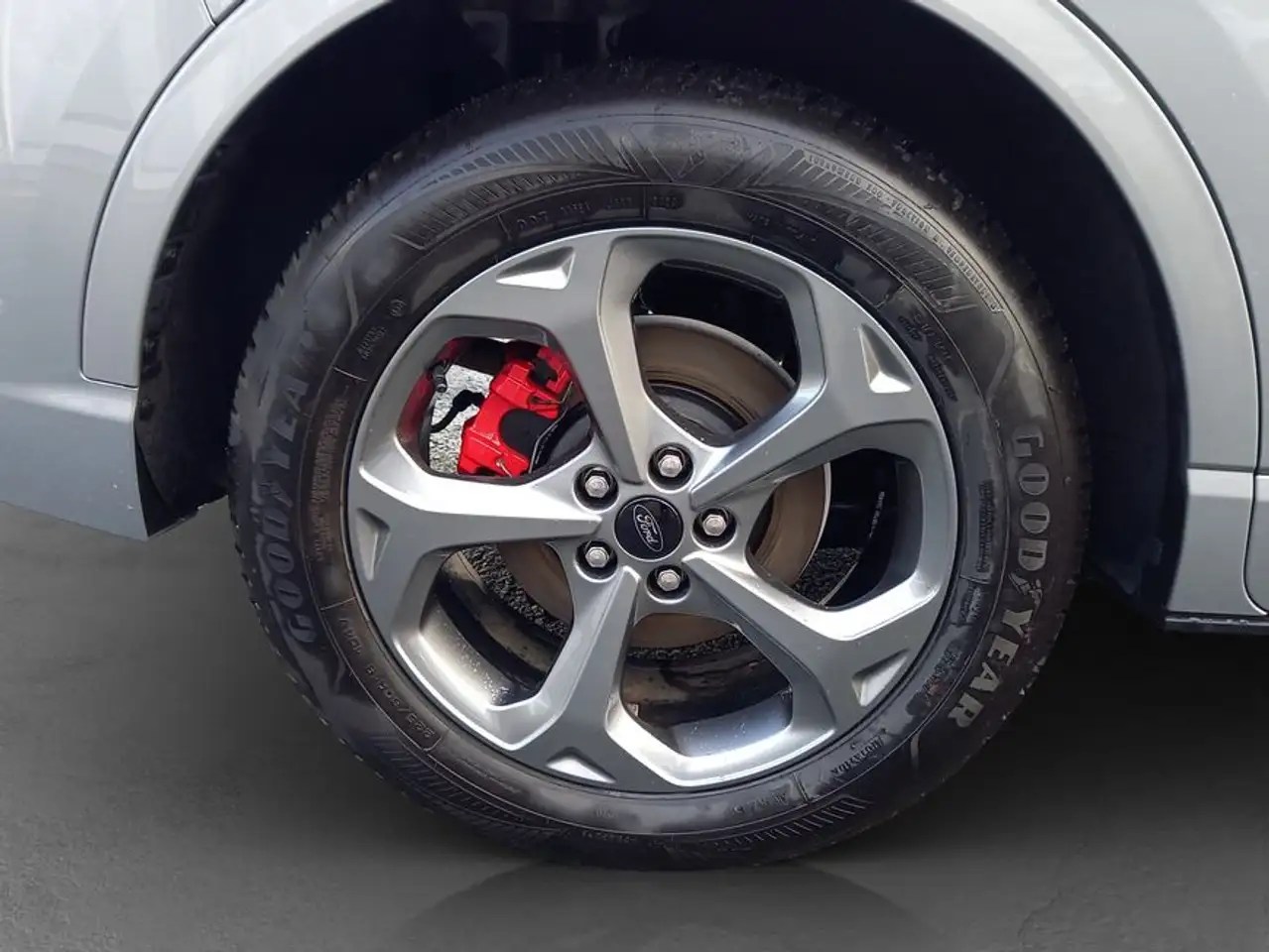 Ford Kuga 2.5 Duratec FHEV ST-LINE X — Galería del vehículo 27