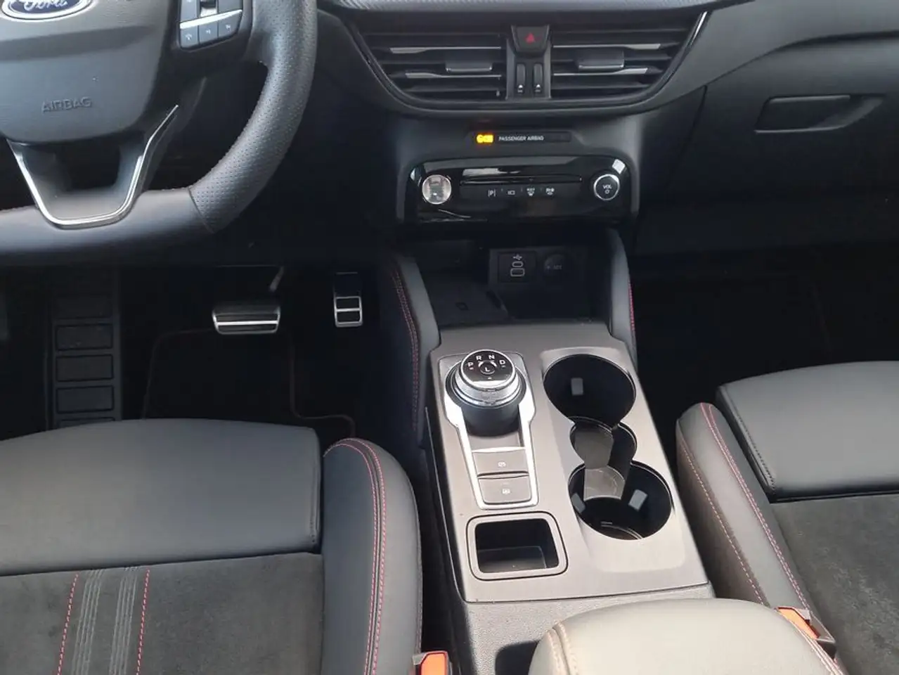 Ford Kuga 2.5 Duratec FHEV ST-LINE X — Galería del vehículo 14