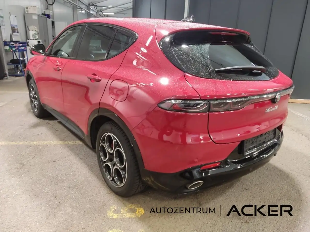 Alfa Romeo Tonale Veloce Plug-In-Hybrid AWD AT. PanoD -49%* — Vehicle gallery 5