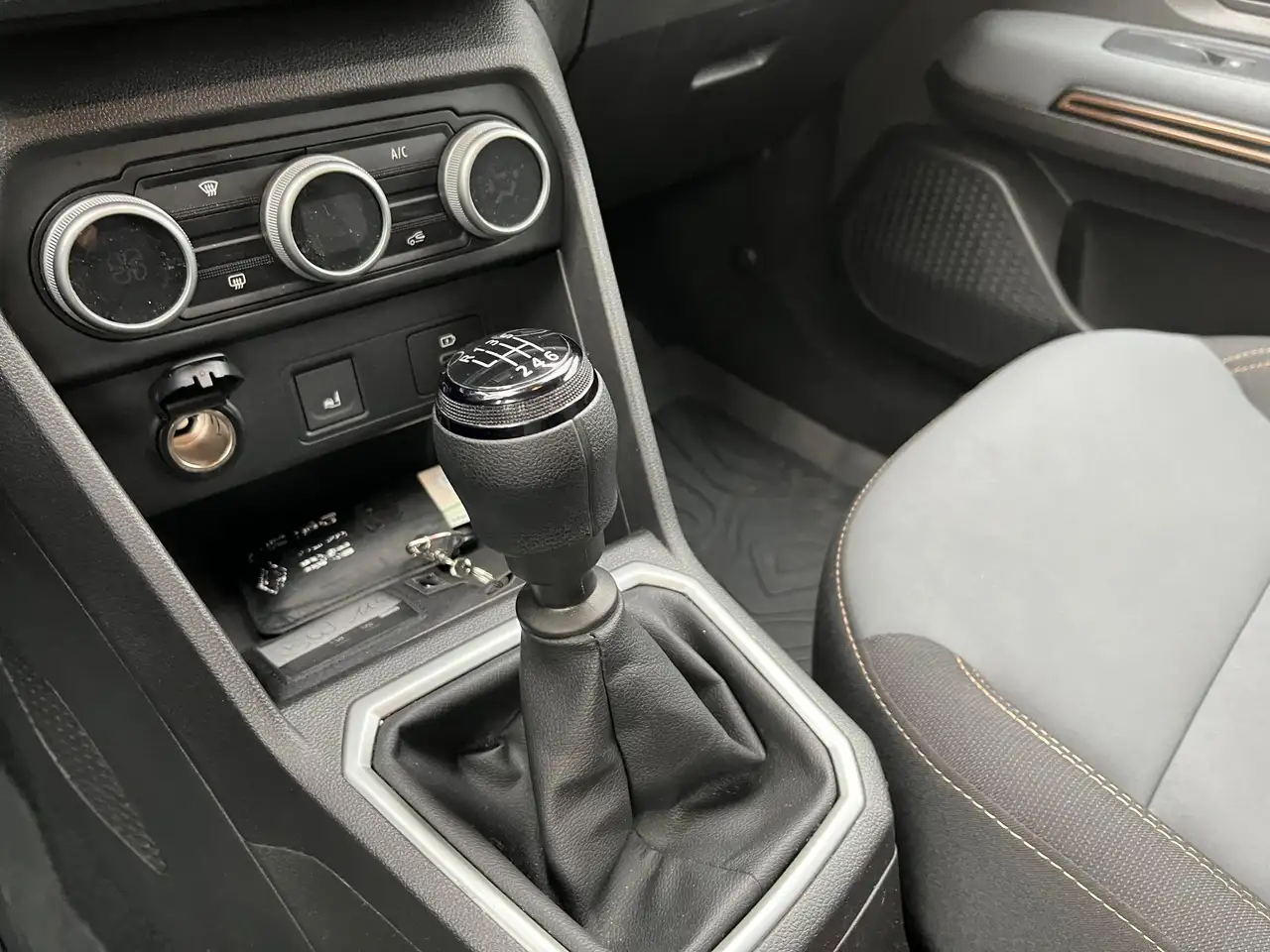 Dacia Jogger Extreme+ TCe 110 7-Sitzer/KLIMA/NAVI/SHZ/ALLWETTER — معرض صور السيارة 13