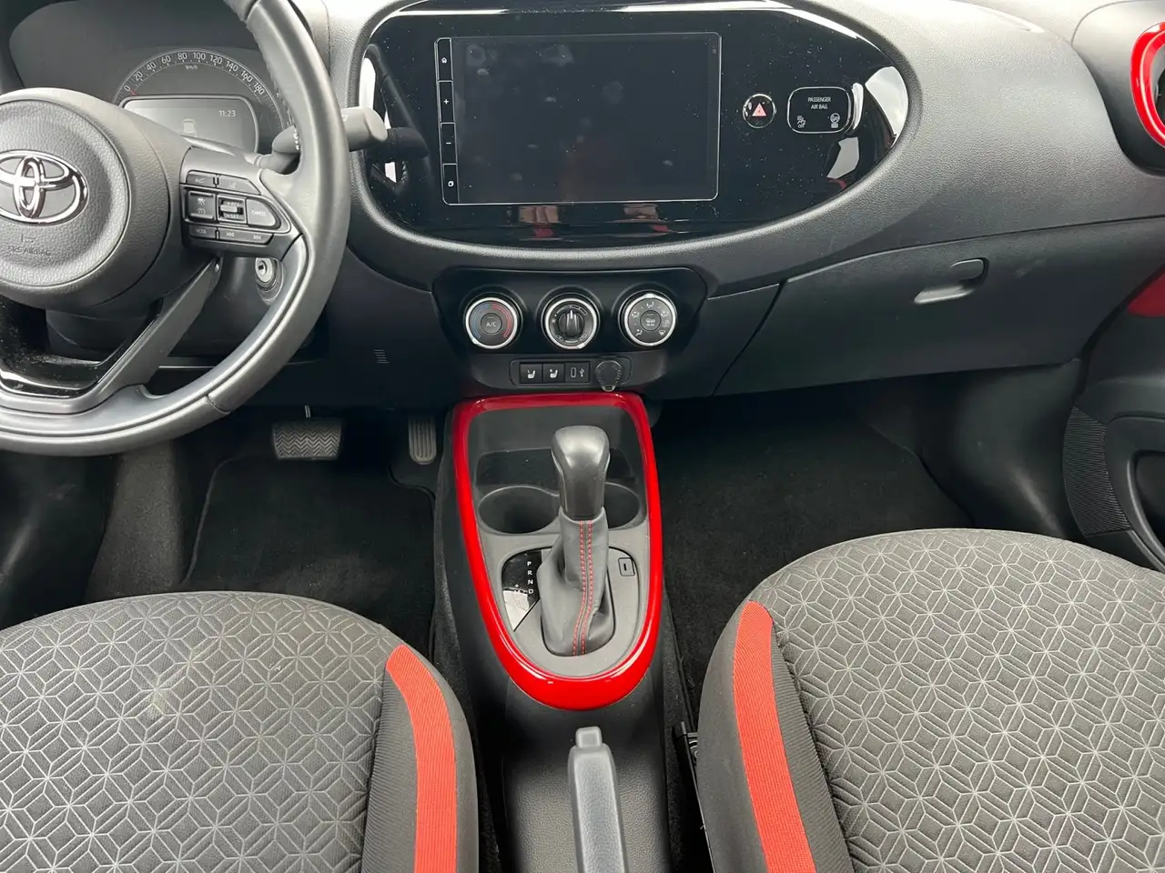 Toyota Aygo X AygoX 1.0 Pulse Kamera*ACC*SHZ*DynLicht*PDC — Galerie du véhicule 9