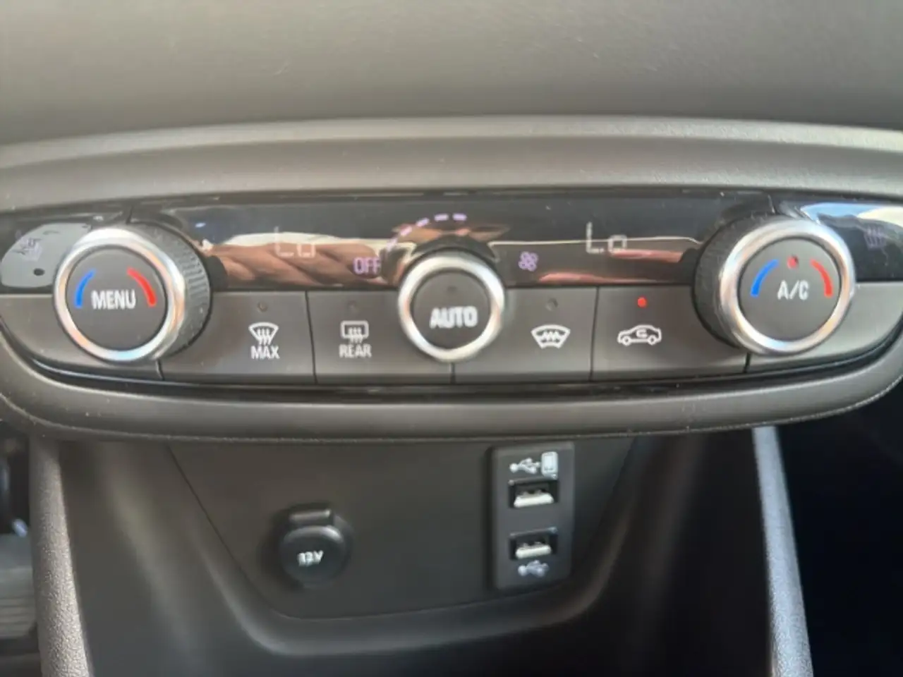 Opel Crossland 1.2 Elegance LED - Navi - Carplay - Rückfahrkamera — Galerie du véhicule 20