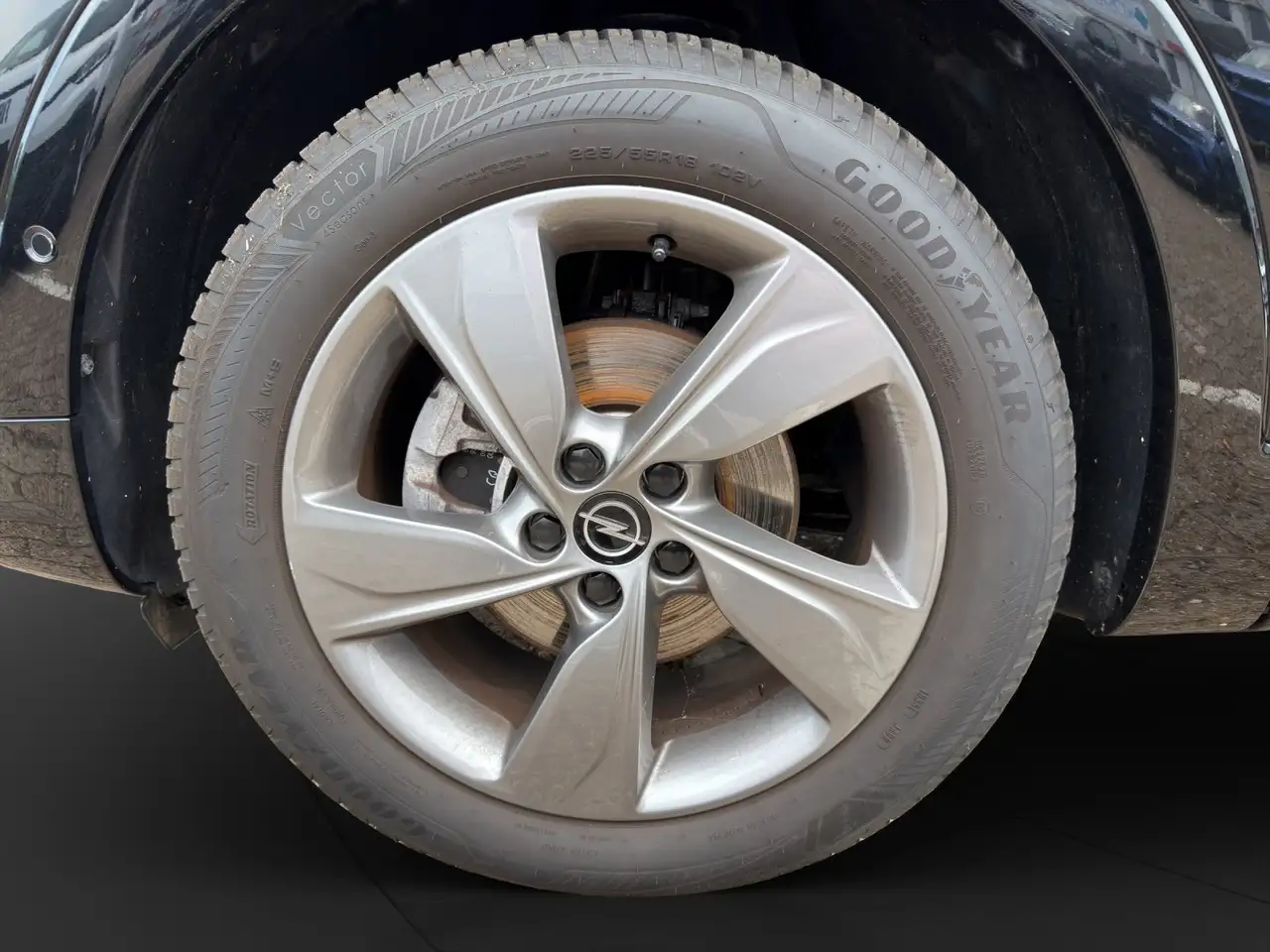 Opel Grandland Enjoy 1.2 Turbo 360+KeyLess+LED+SHZ — معرض صور السيارة 17