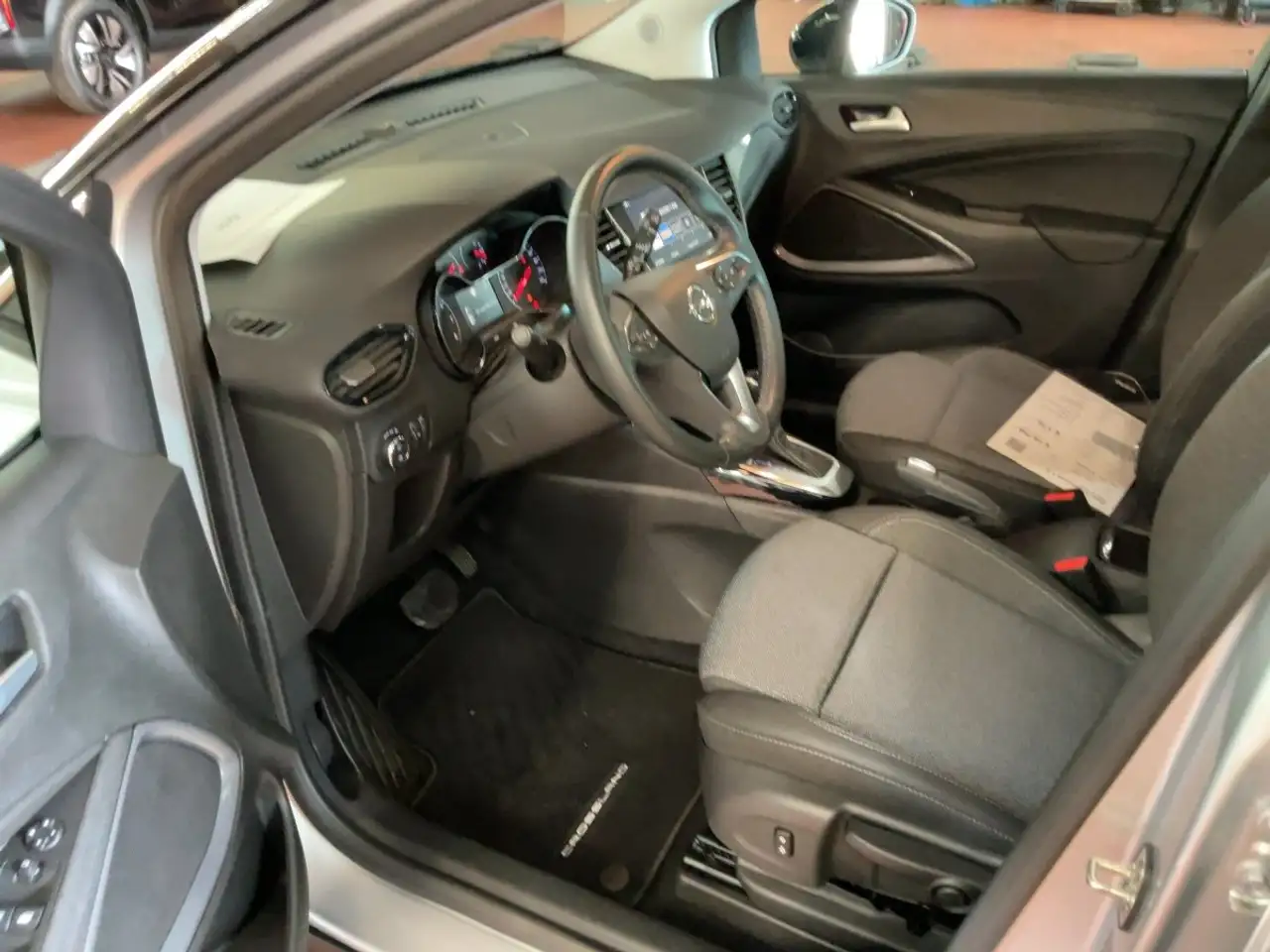 Opel Crossland 1.2 Turbo Elegance Paket LED+Navi+SHZ — معرض صور السيارة 9