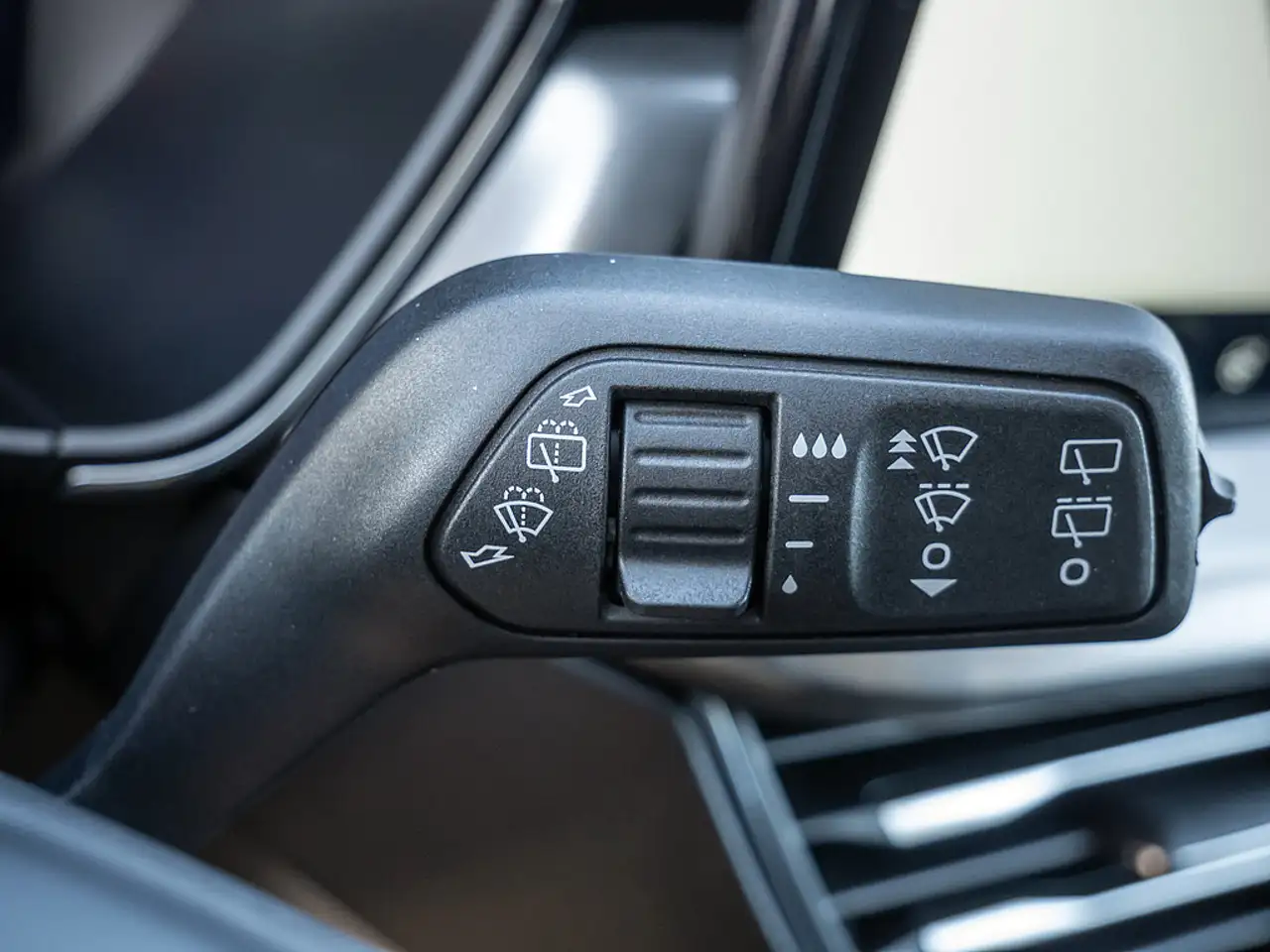 Ford Focus Titanium X Turnier NAVI ACC MATRIX-LED — معرض صور السيارة 19