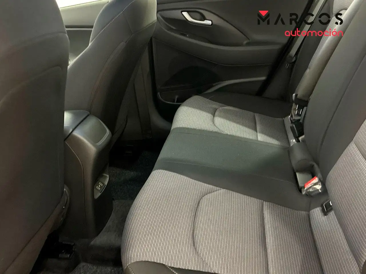 Hyundai i30 1.0 TGDI Klass 48V 100 — Galería del vehículo 7