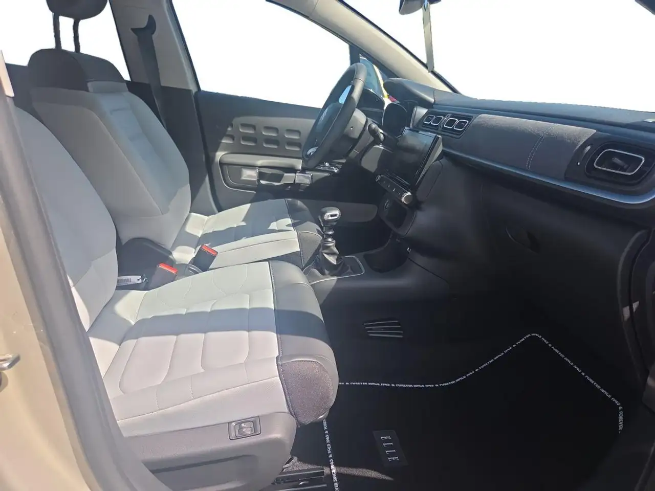 Citroen C3 1.2 12V e-THP / PureTech — Galería del vehículo 16