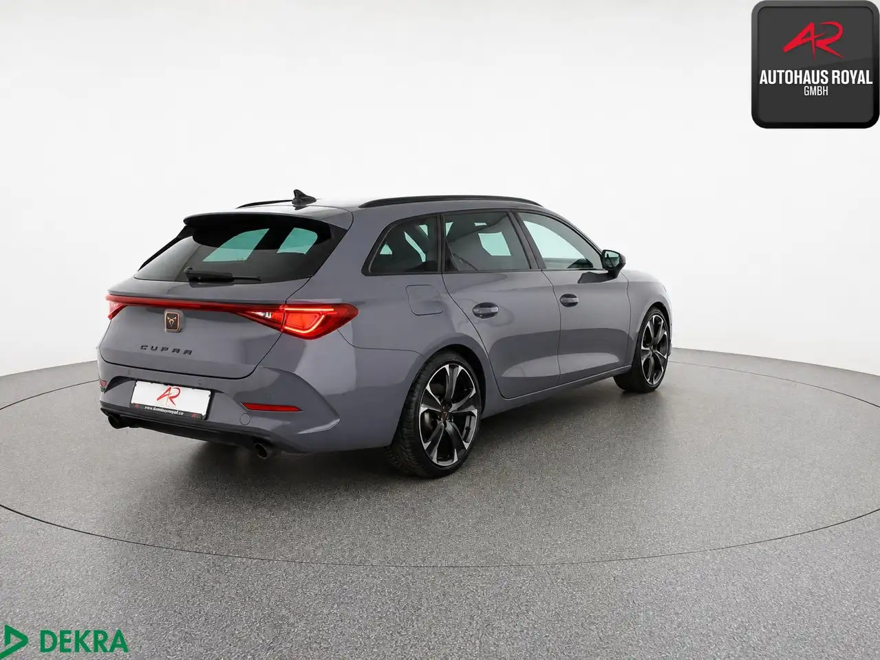 CUPRA Leon ST 2.0 TSI VZ KAMERA,ACC,TOTWINKEL,PARKLENK — معرض صور السيارة 5