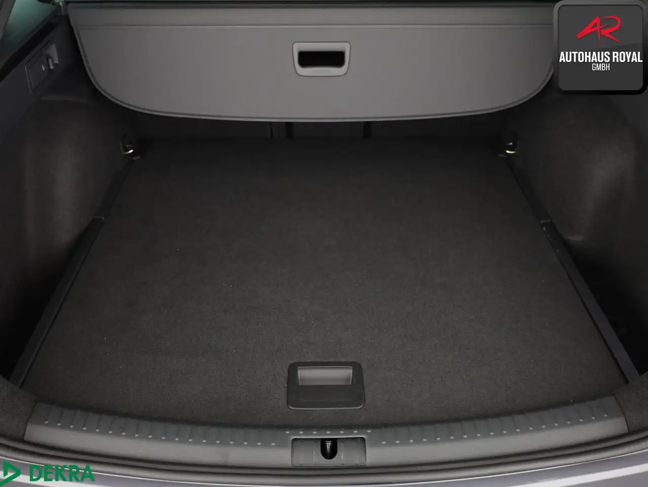 CUPRA Leon ST 2.0 TSI VZ KAMERA,ACC,TOTWINKEL,PARKLENK — معرض صور السيارة 20