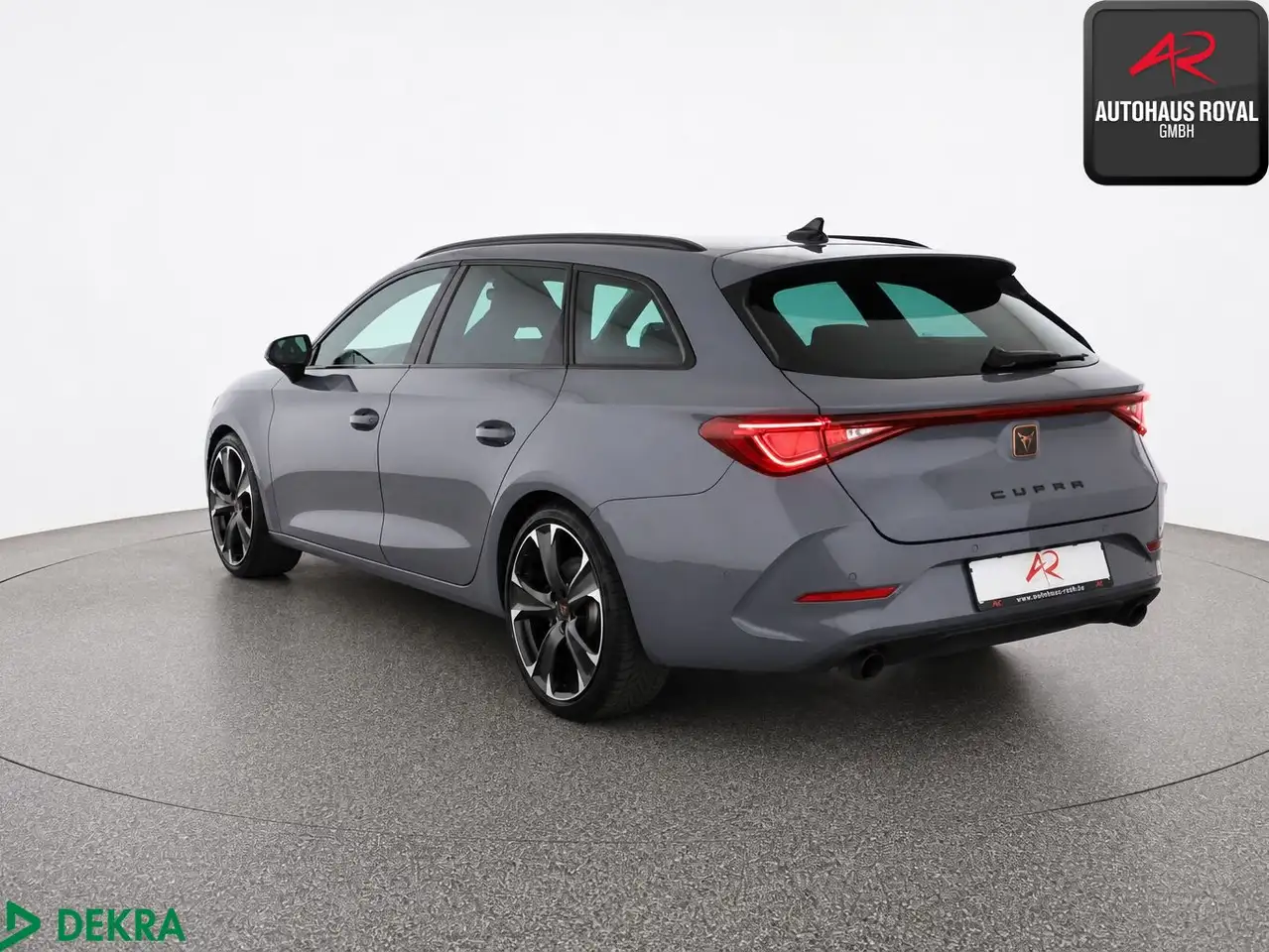CUPRA Leon ST 2.0 TSI VZ KAMERA,ACC,TOTWINKEL,PARKLENK — معرض صور السيارة 3