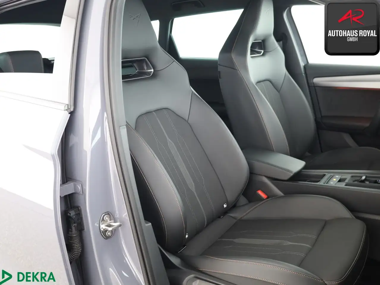 CUPRA Leon ST 2.0 TSI VZ KAMERA,ACC,TOTWINKEL,PARKLENK — معرض صور السيارة 12
