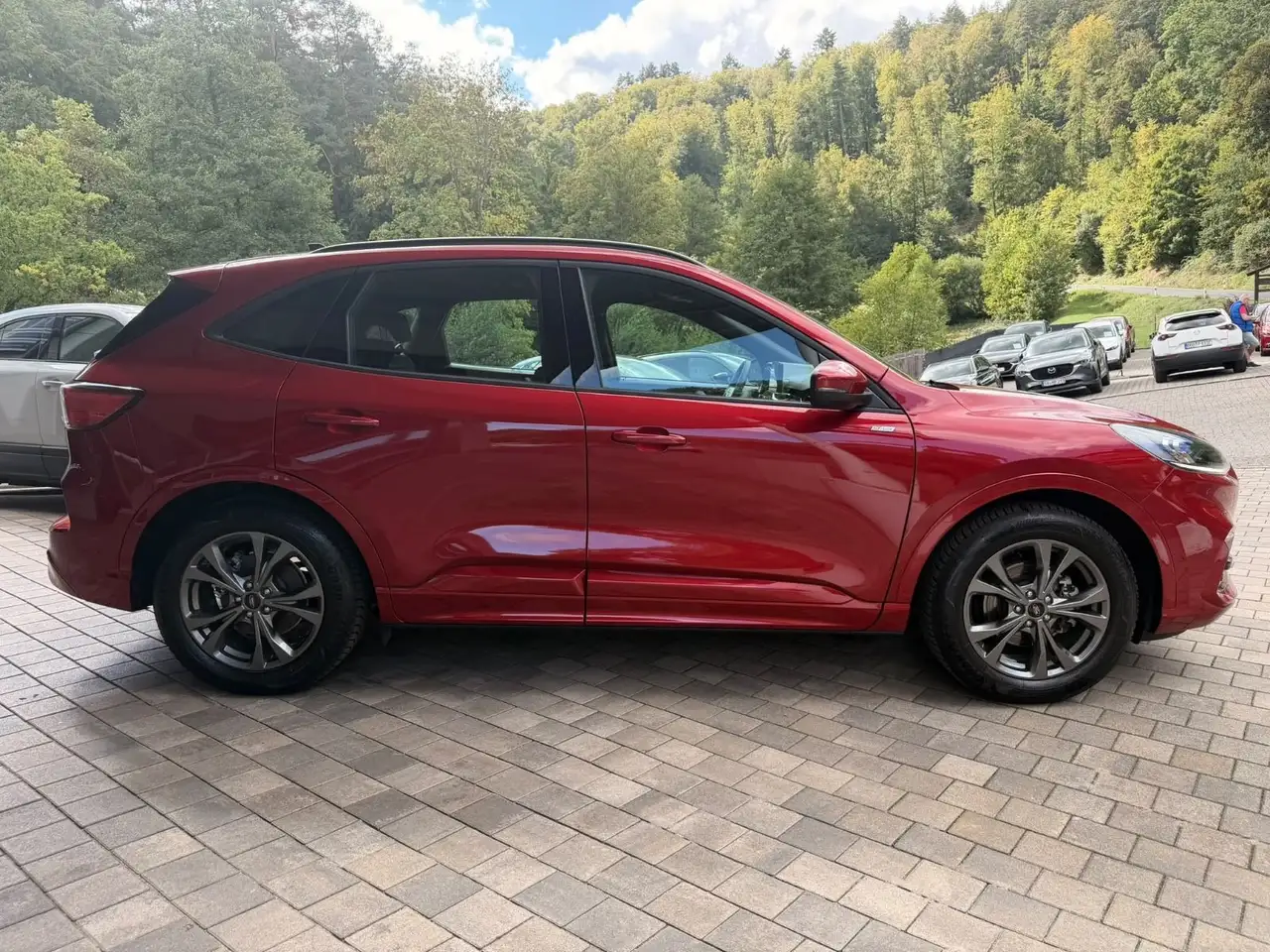 Ford Kuga ST-Line 1,5 EcoBoost 150 Anhängerkupplung — معرض صور السيارة 8