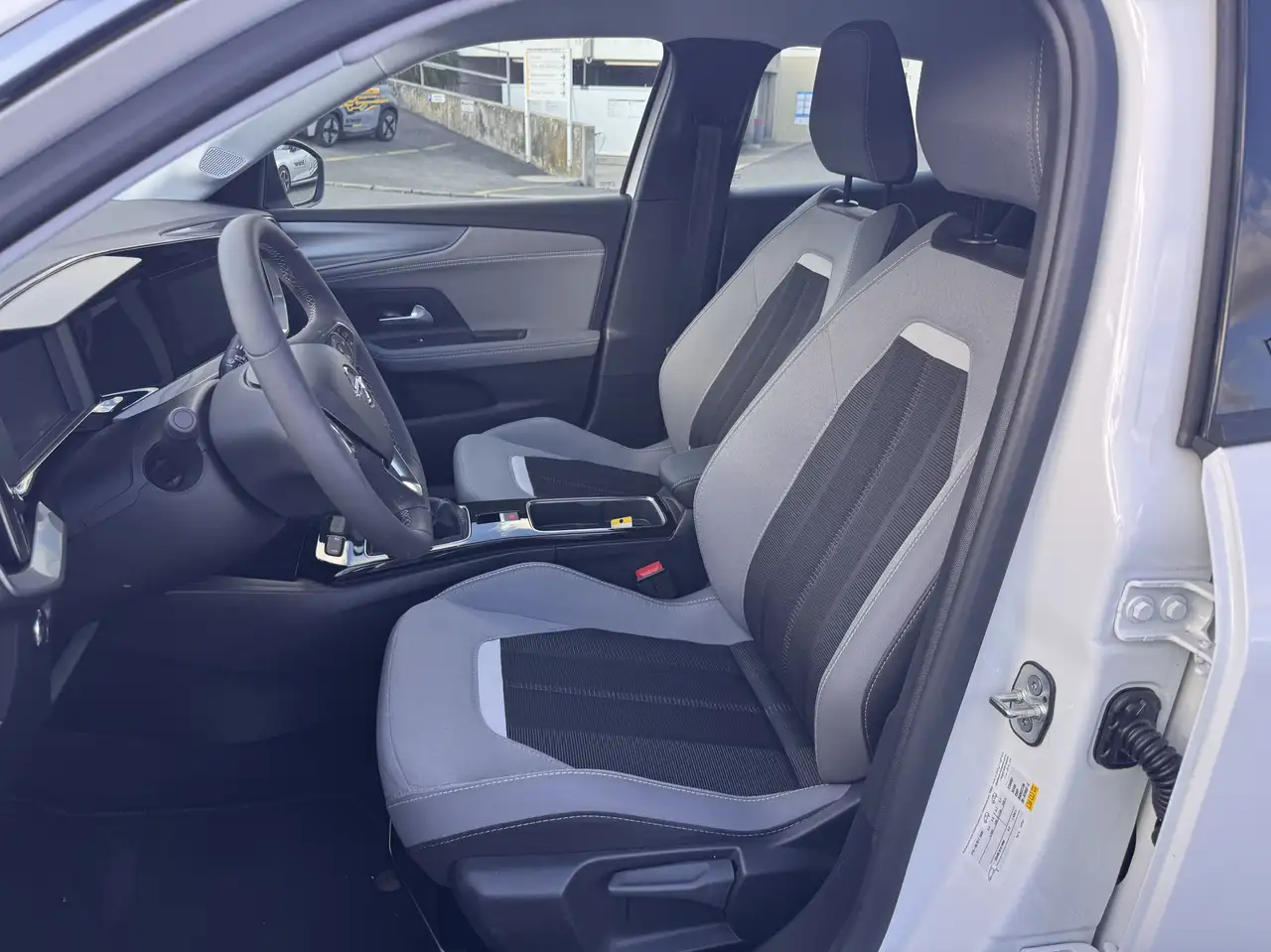 Opel Mokka Elegance — Vehicle gallery 6