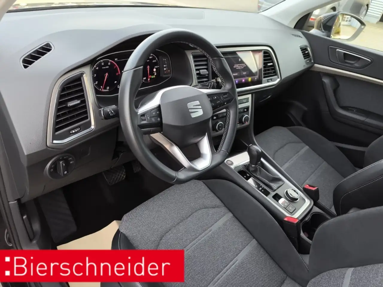 SEAT Ateca 1.5 TSI DSG Xperience LED NAVI RFK — Vehicle gallery 20