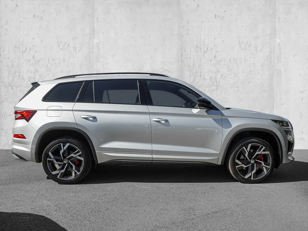 Skoda Kodiaq RS 2.0 TSI 4x4 DSG MATRIX AHK NAVI KESSY — Vehicle gallery 5