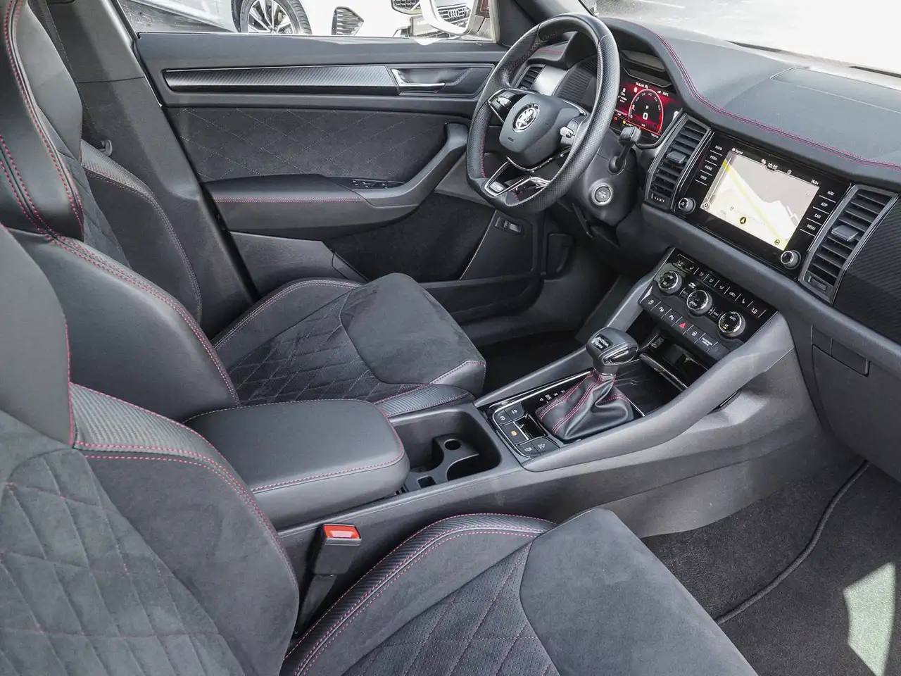 Skoda Kodiaq RS 2.0 TSI 4x4 DSG MATRIX AHK NAVI KESSY — Vehicle gallery 8