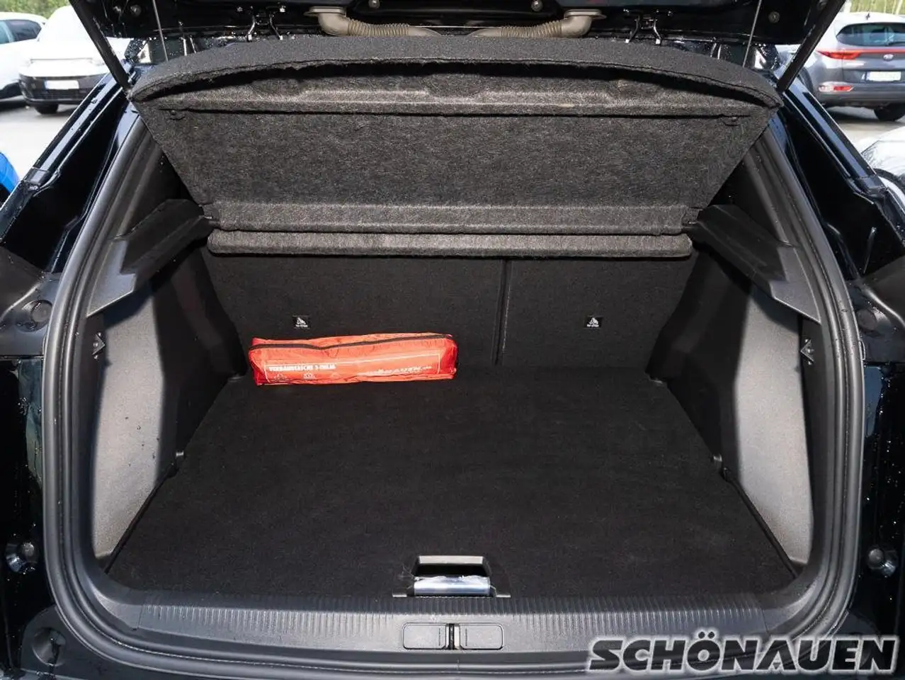 Peugeot 2008 1.2 PureTech 130 Allure +ACC+SHZ+PDC+eFH++ — Galerie du véhicule 13