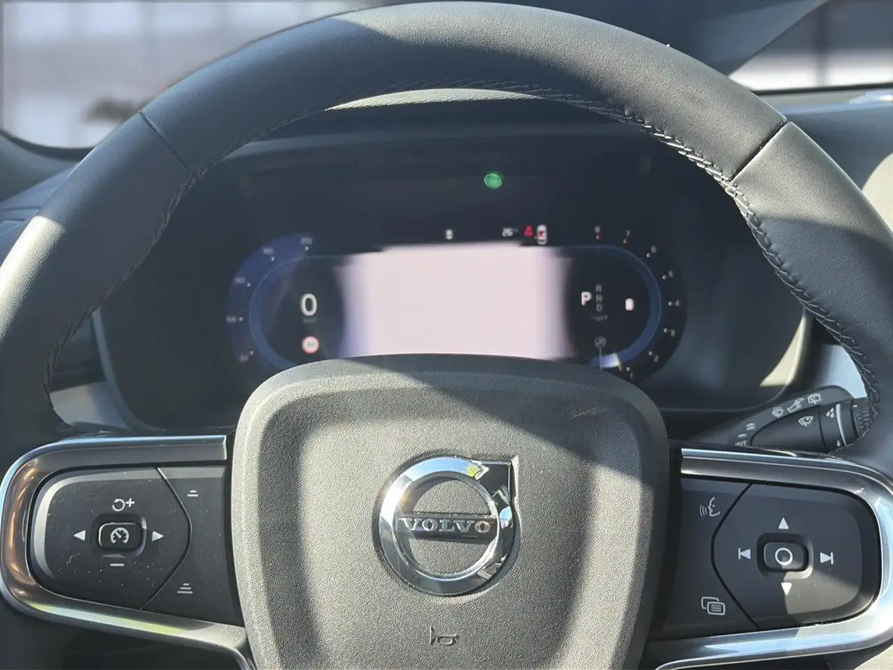 Volvo XC40 XC 40 Core 2WD Bluetooth Navi LED Klima — Vehicle gallery 15