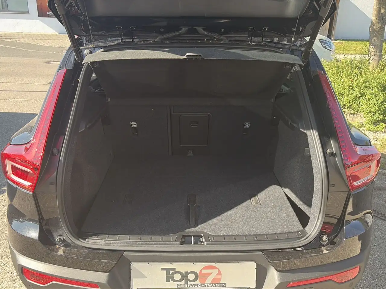 Volvo XC40 XC 40 Core 2WD Bluetooth Navi LED Klima — Vehicle gallery 19