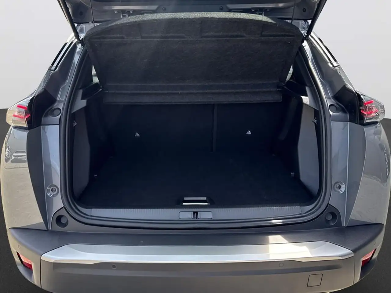 Peugeot 2008 1.2 PureTech 130 GT — Galerie du véhicule 7