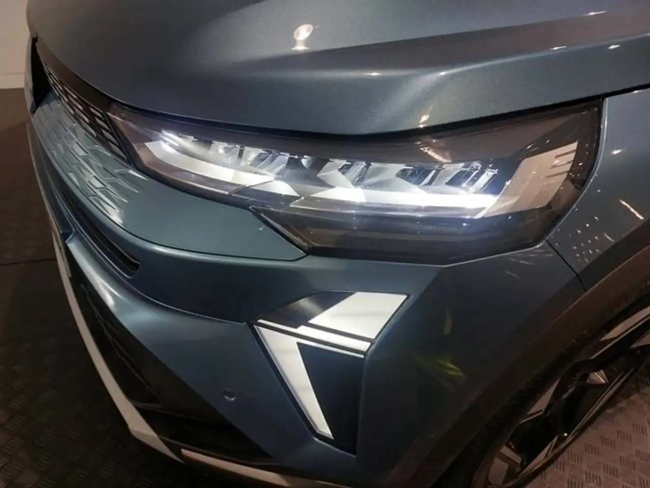 Renault Symbioz E-TECH Full Hybrid Iconic 105kW — Galerie du véhicule 23