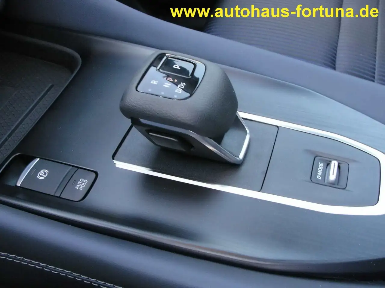 Nissan Qashqai Tekna 1.3 Automatic HUD Glasdach LED — Galería del vehículo 12