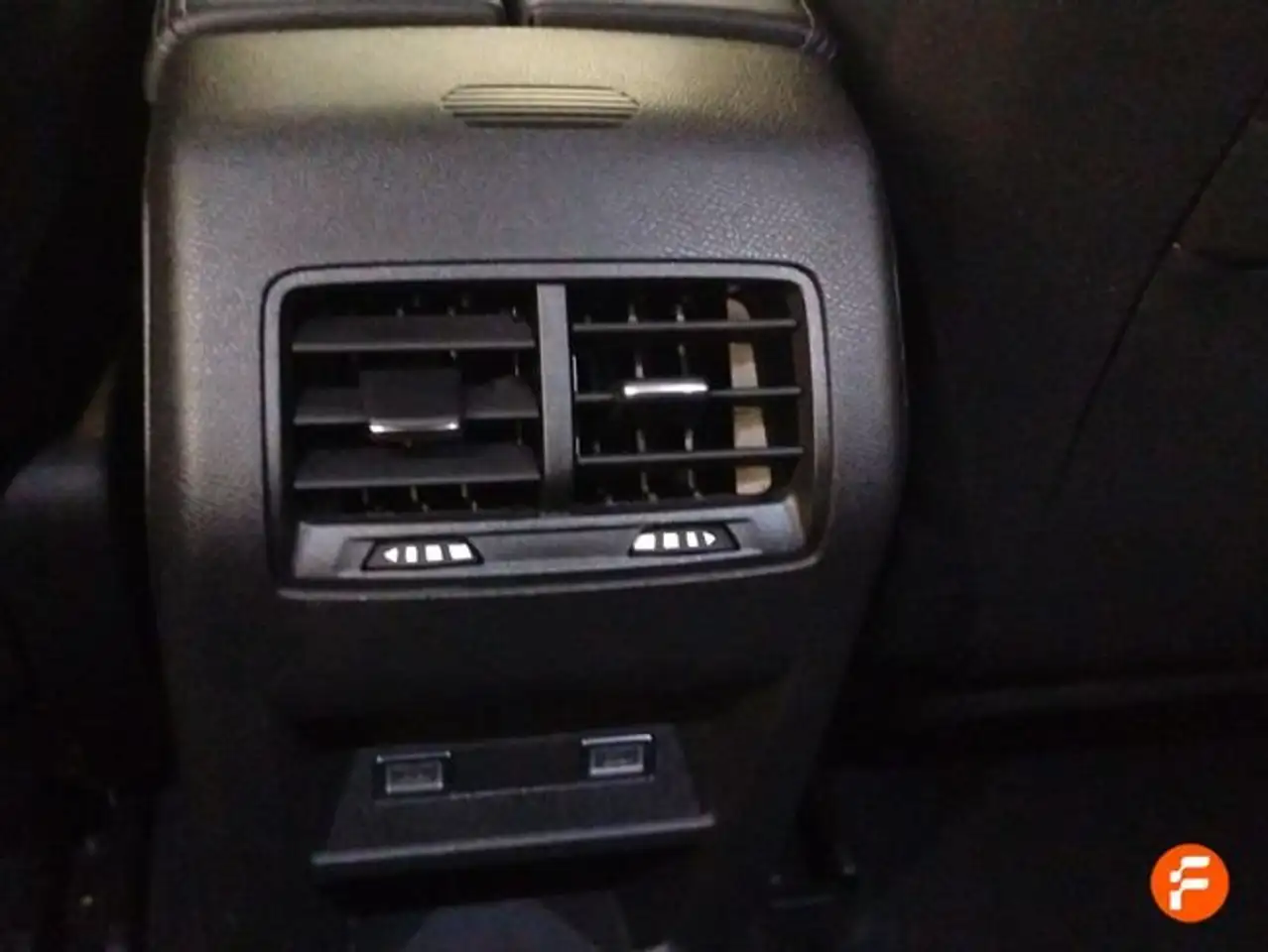 Peugeot 308 1.2 PureTech S&S Allure 130 — Vehicle gallery 24