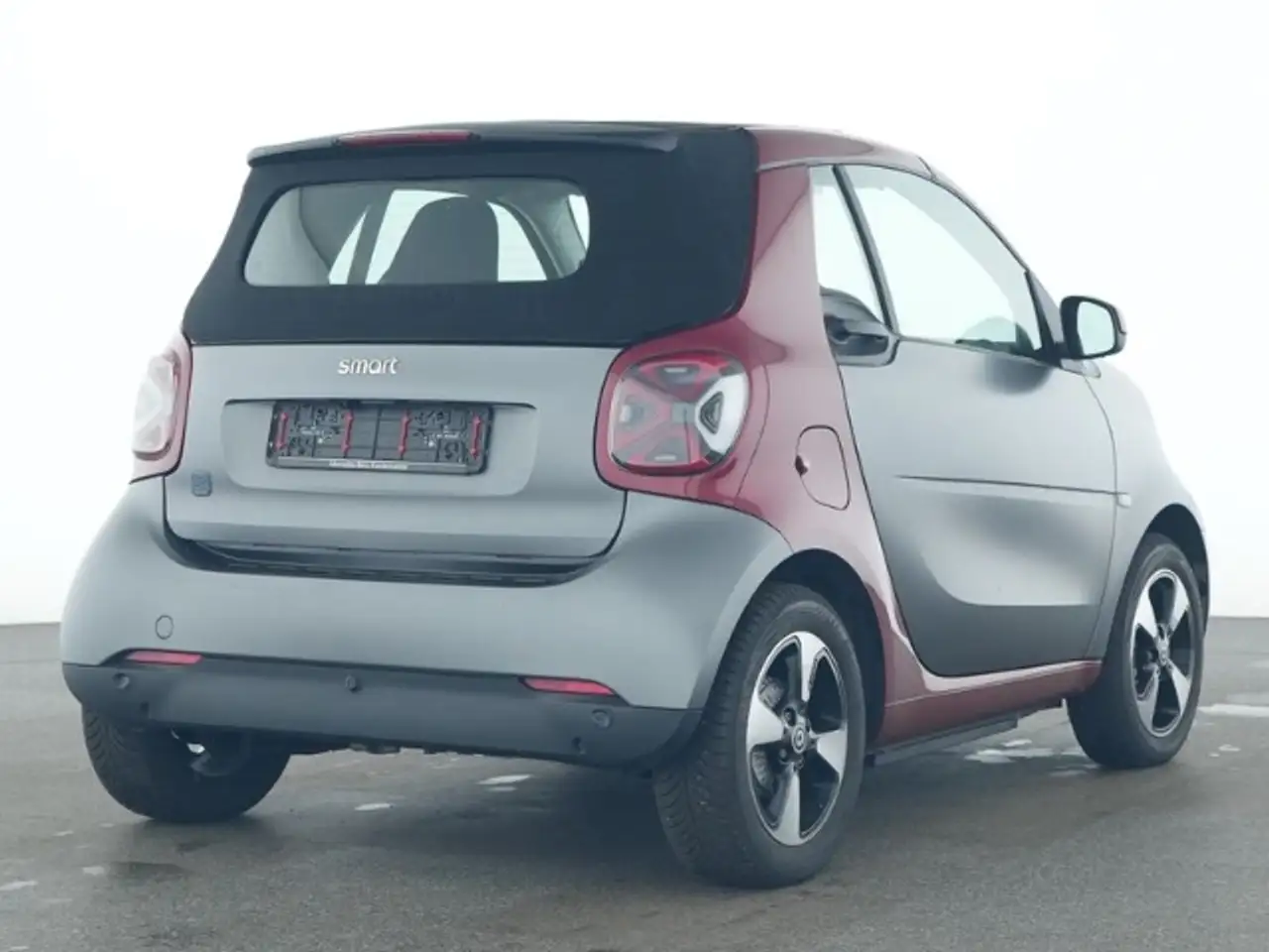 smart forTwo EQ Cabrio Passion Exclusive 22kW Kamera — معرض صور السيارة 3