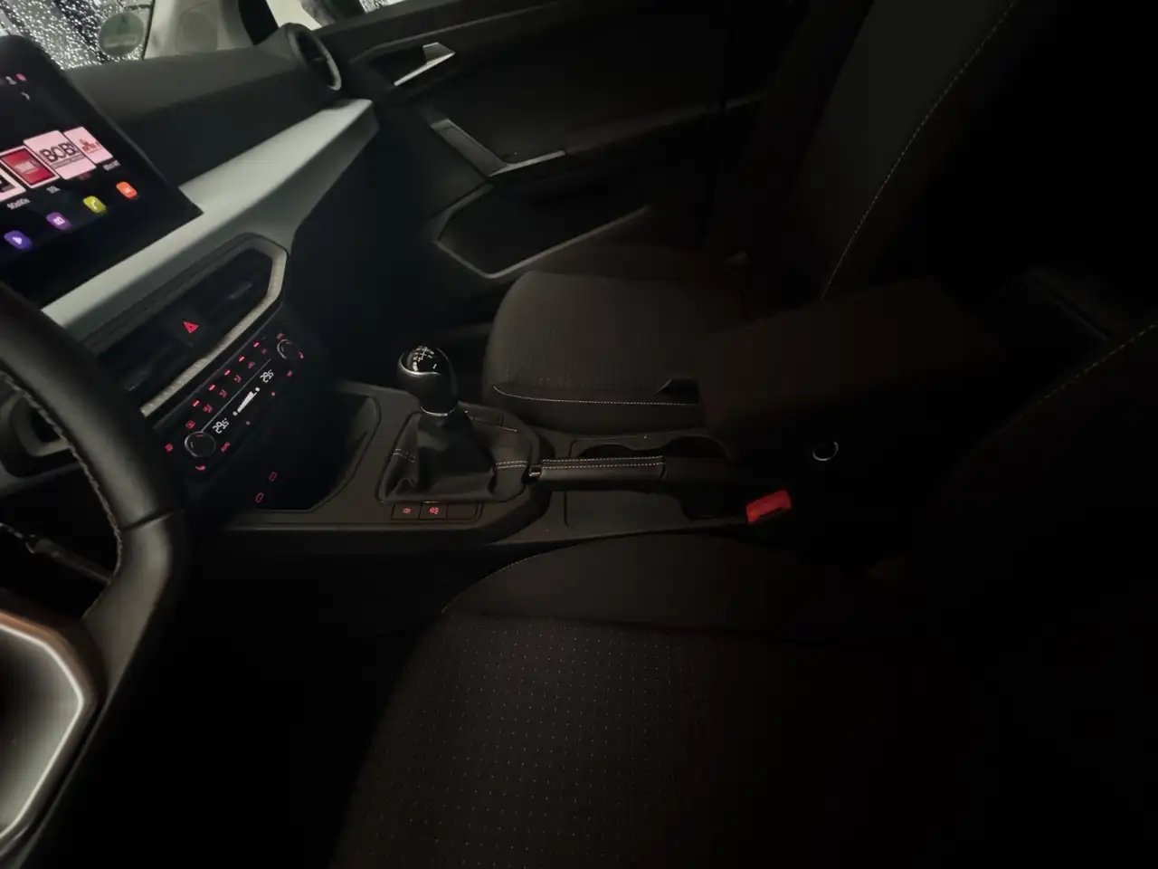 SEAT Ibiza 1.0 TSI Style Edition LED Navi PDC+RFK ACC — Vehicle gallery 22
