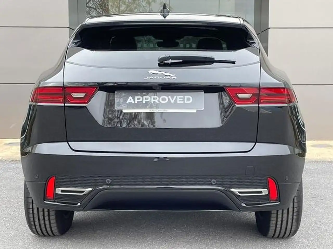 Jaguar E-Pace 2.0D I4 R-Dynamic S AWD Aut. 163 — معرض صور السيارة 7