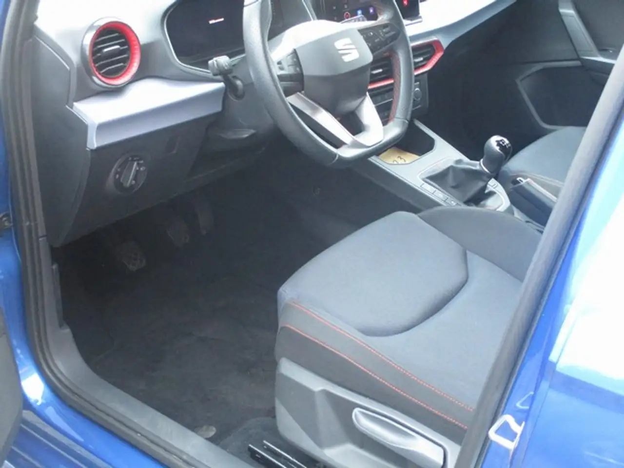 SEAT Ibiza Ibiza 1.0 TSI — Galería del vehículo 10