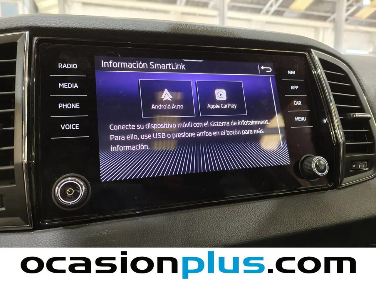 Skoda Karoq 1.5 TSI Design ACT DSG 110KW — معرض صور السيارة 9